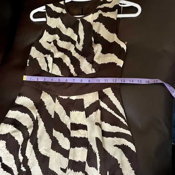 Micheal Kors Chic Zebra-Print Silk Midi Dress with Cinched Waist Size S - Picture 8 of 9